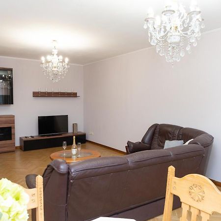 Spacious Apartments In The Center Of Obolon 2 Bedrooms Kijev Kültér fotó